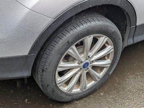 Used 2017 Ford Escape Titanium image 8