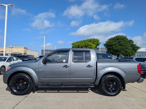Certified 2020 Nissan Frontier SV w/ Midnight Edition Floor Mats RWD image 3