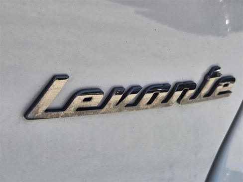 Used 2022 Maserati Levante Modena image 16