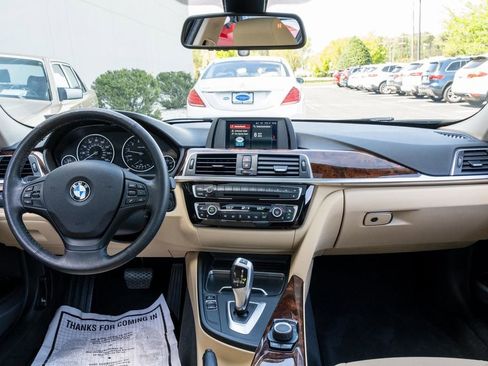Used 2018 BMW 320i xDrive Sedan AWD/4WD image 21