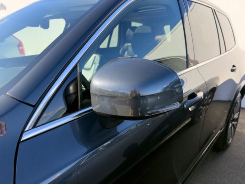 Certified 2022 Volvo XC90 T6 Momentum w/ Climate Package image 15