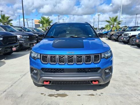 Used 2024 Jeep Compass Trailhawk AWD/4WD image 2