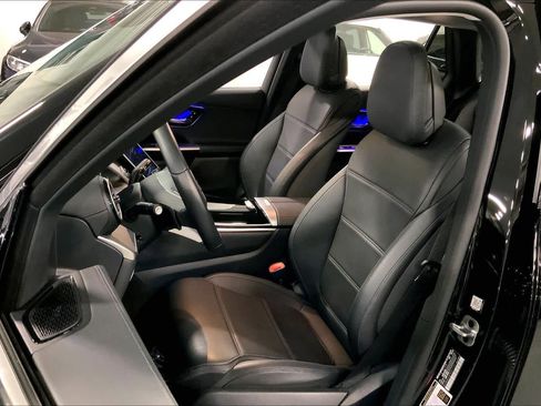 Certified 2023 Mercedes-Benz GLC 300 GLC 300 image 7