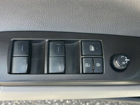 Used 2024 Toyota Camry SE image 17