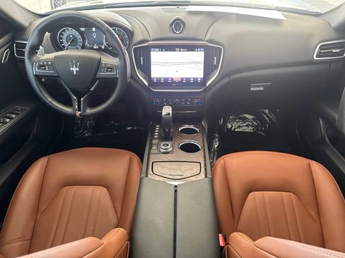 Certified 2023 Maserati Ghibli Modena RWD image 17