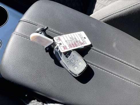 Used 2019 Chevrolet Blazer LT image 12