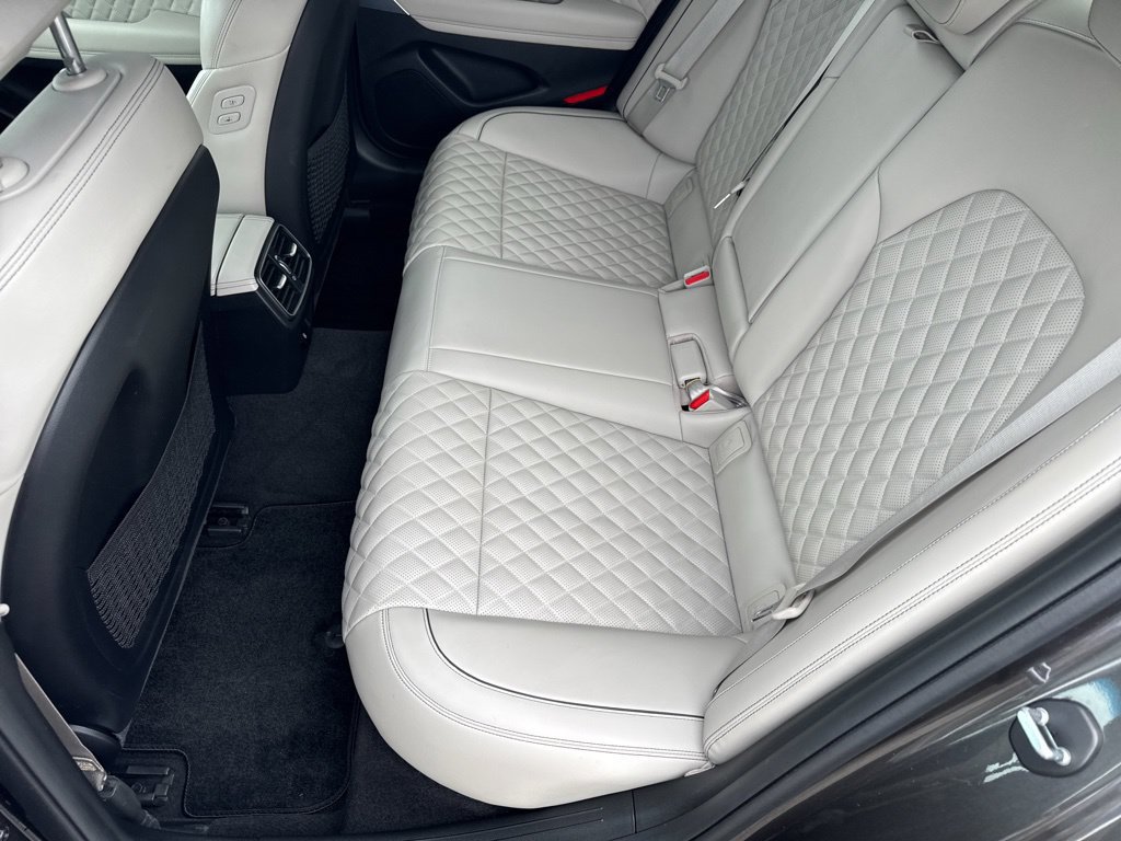 Used 2023 Genesis G70 3.3T w/ Sport Prestige Package RWD image 32