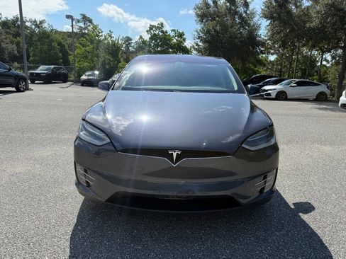 Used 2018 Tesla Model X 75D AWD/4WD image 2