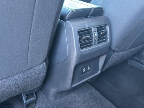 Used 2025 Nissan Rogue SV AWD/4WD image 7