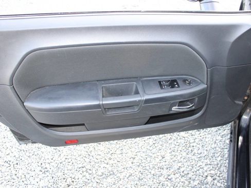 Used 2010 Dodge Challenger SE image 17