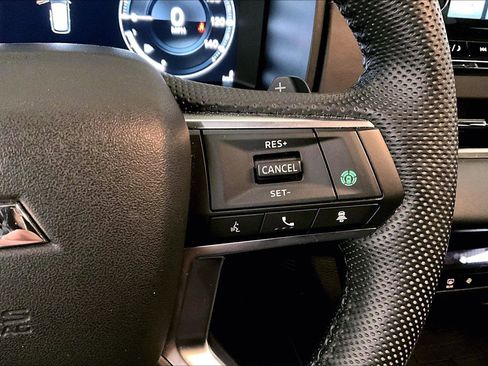 Used 2023 Mitsubishi Outlander SE Black Edition image 18