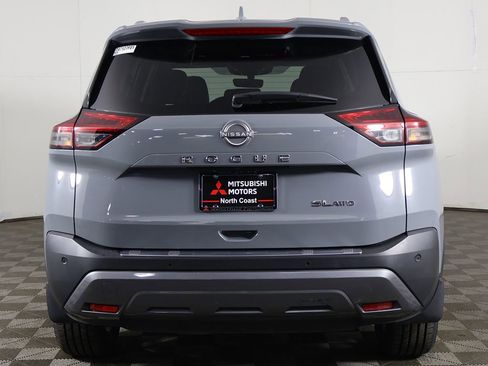 Used 2023 Nissan Rogue SL w/ SL Premium Package image 13