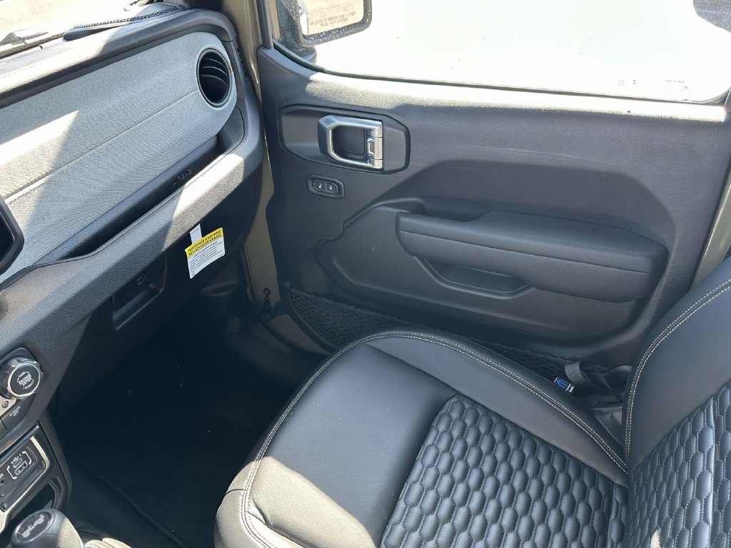 Used 2026 Jeep Wrangler Unlimited Sport AWD/4WD image 29