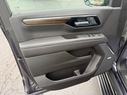 New 2026 Chevrolet Suburban High Country AWD/4WD image 18