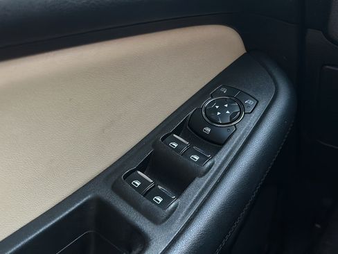 Used 2020 Ford Edge SE FWD image 9