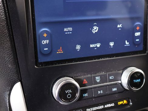 Used 2024 Ford Edge SEL image 7