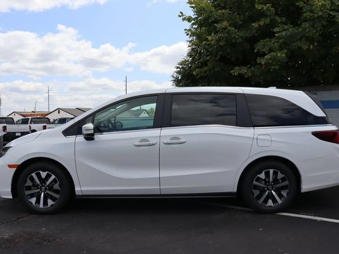 Used 2026 Honda Odyssey EX-L image 2
