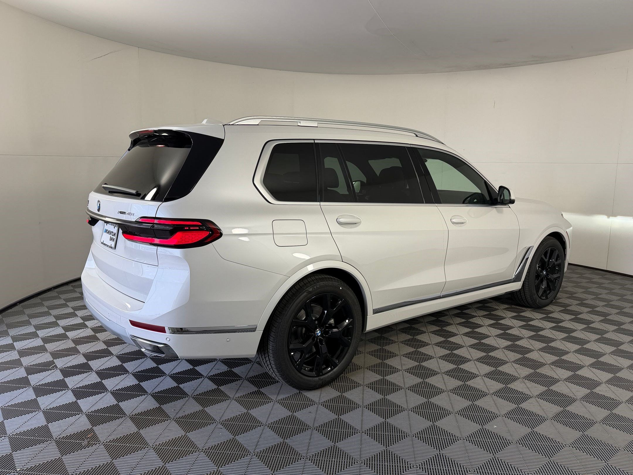 Used 2027 BMW X7 xDrive40i w/ Premium Package AWD/4WD image 9