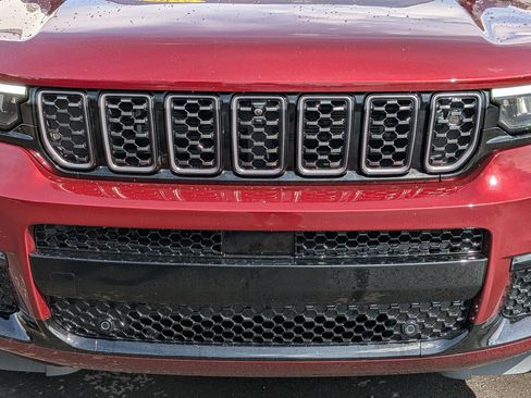 Used 2025 Jeep Grand Cherokee L Summit AWD/4WD image 10
