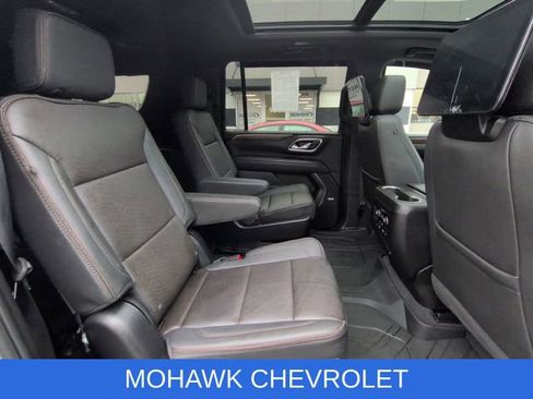 Used 2024 Chevrolet Suburban High Country AWD/4WD image 29