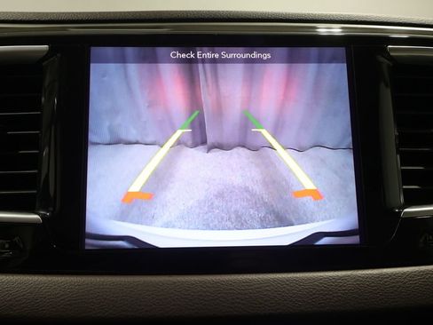 Used 2018 Chrysler Pacifica Touring-L Plus FWD image 32