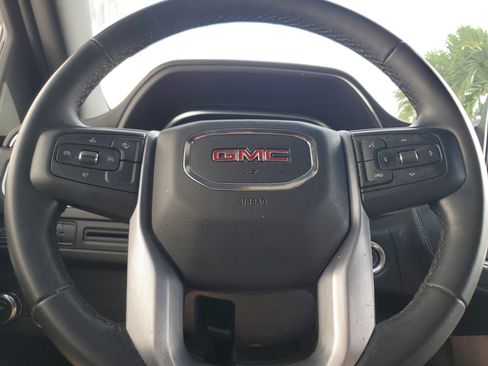 Used 2023 GMC Yukon SLT RWD image 10