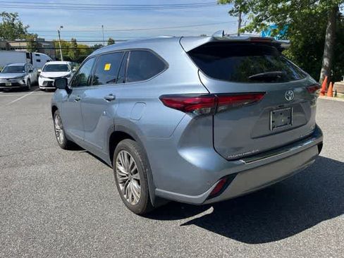 Used 2023 Toyota Highlander Platinum AWD/4WD image 6