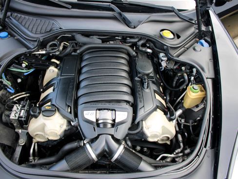 Used 2013 Porsche Panamera S image 32