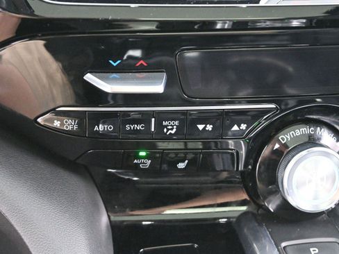 Used 2022 Acura MDX SH-AWD image 24