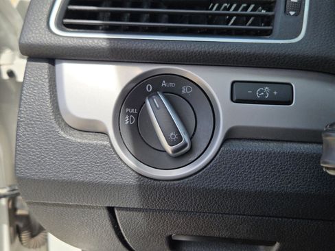 Used 2015 Volkswagen Passat 1.8T Limited Edition image 27