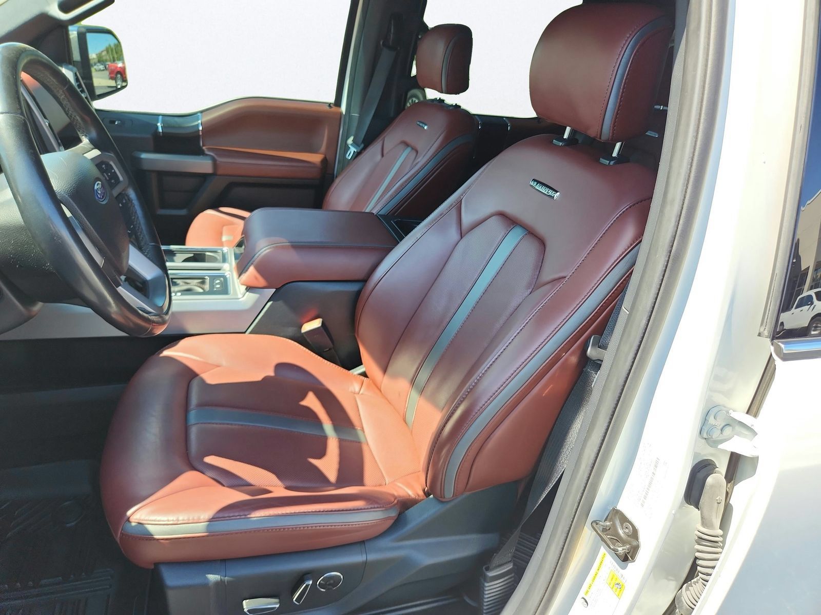 Used 2020 Ford F150 Platinum w/ Equipment Group 701A Luxury AWD/4WD image 12