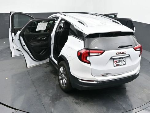 Used 2023 GMC Terrain SLT image 63
