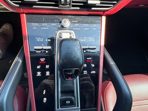 Used 2020 Porsche Cayenne S AWD/4WD image 18