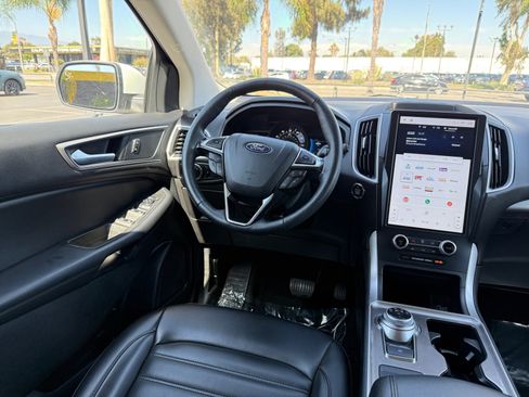Used 2024 Ford Edge SEL image 23