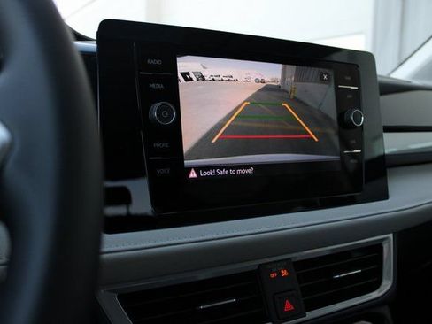 New 2025 Volkswagen Taos SEL AWD/4WD image 3