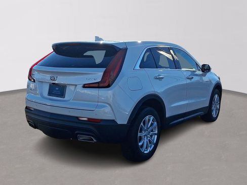 Certified 2022 Cadillac XT4 Luxury w/ Cold Weather Package image 6