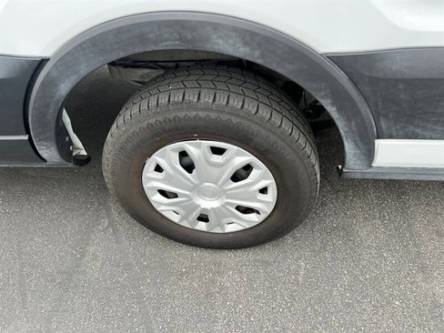 Used 2022 Ford E-Transit 148 High Roof Extended image 8