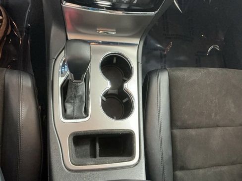 Used 2021 Jeep Grand Cherokee Laredo X image 29