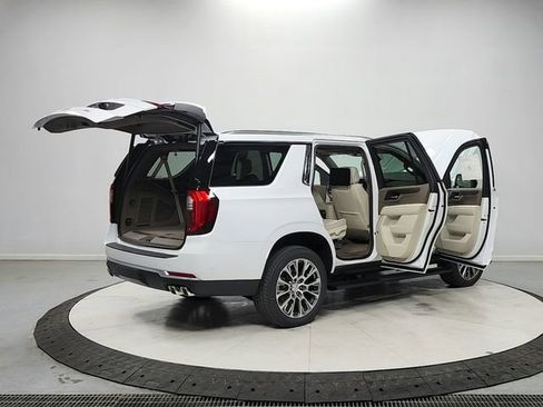 New 2026 GMC Yukon Denali w/ Denali Reserve Package AWD/4WD image 15