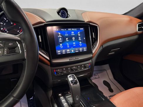 Used 2019 Maserati Ghibli RWD image 29