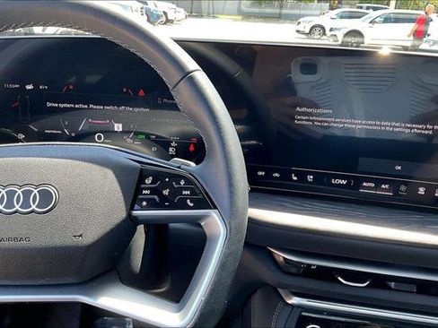 Certified 2025 Audi Q5 Premium Plus w/ Premium Plus AWD/4WD image 25