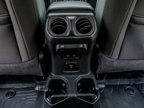 Used 2022 Jeep Wrangler Unlimited Sport image 33