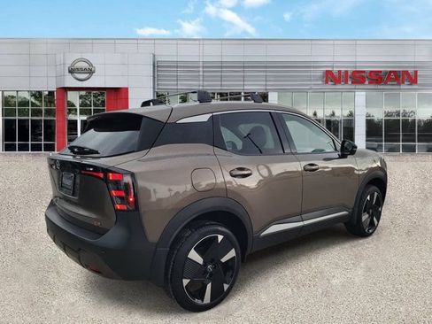 Certified 2026 Nissan Kicks SR FWD image 2
