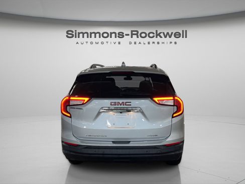 Used 2022 GMC Terrain SLE w/ Driver Convenience Package image 6
