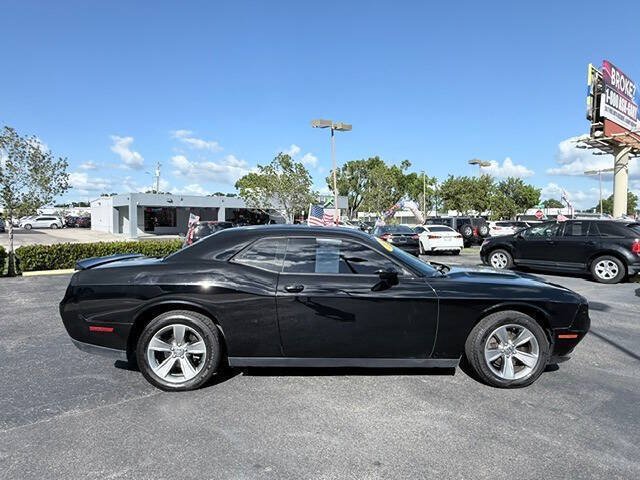 Used 2018 Dodge Challenger SXT RWD image 7