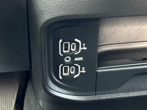 Used 2024 RAM 3500 Tradesman w/ Chrome Appearance Group image 15