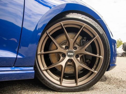 Used 2015 Volkswagen Golf R 4-Door AWD/4WD image 8
