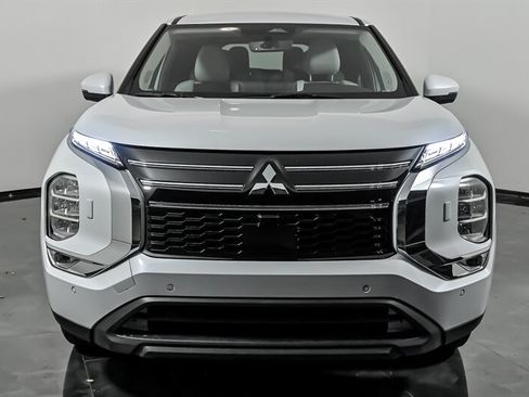 Used 2025 Mitsubishi Outlander SE AWD/4WD image 4