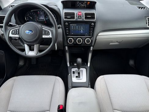 Used 2017 Subaru Forester 2.5i Premium image 12
