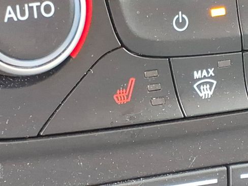 Used 2018 Ford Escape Titanium w/ Ford Safe & Smart Package FWD image 11